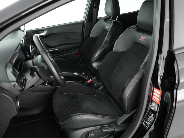 Ford FIESTA 200pk ST-3 |Milltek dual outlet|O.Z Racing 18"|Maxton splitterset|B&O|Apple Carplay|LED|cruise control|stoelverwarming|parkeersensoren|