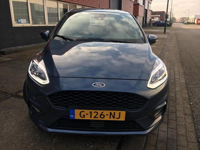 Ford FIESTA 1.0 EcoBoost ST-Line Climate Controle | Cruise Controle | Navigatie | Parkeer sensoren achter | Radio/DAB en Car Apple play | 17 Inch Velgen met all-season banden | ST Achter Spoiler | Voorruit verwarming | NAP | Nederlandse auto |