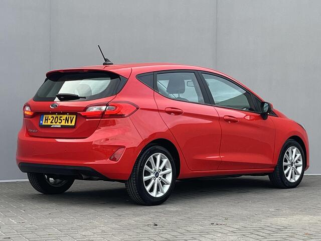 Ford FIESTA 1.0 EcoBoost Titanium / Stoel- & Stuurverwarming / Voorruitverwarming / Parkeersensoren Achter / Apple Carplay/Android Auto / Climate Control / Cruise Control /