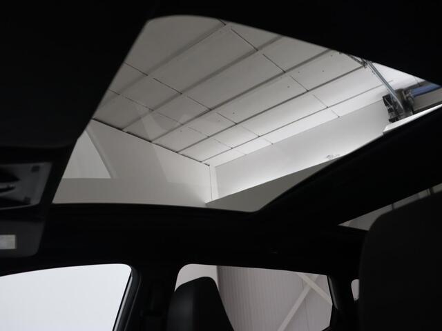 Ford FIESTA 1.0 EcoBoost ST-Line | Panoramadak | Camera | Carplay | Full LED | Verwarmde voorruit | Navigatie | Climate control | Cruise control | Parkeerhulp | Bluetooth