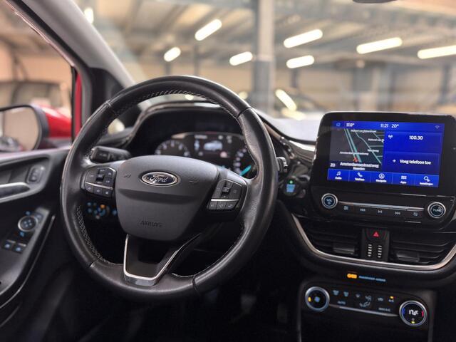 Ford FIESTA 100pk Titanium Navigatie Climat Cruise Trekhaak Parkeersensoren Dealeronderhouden 5drs