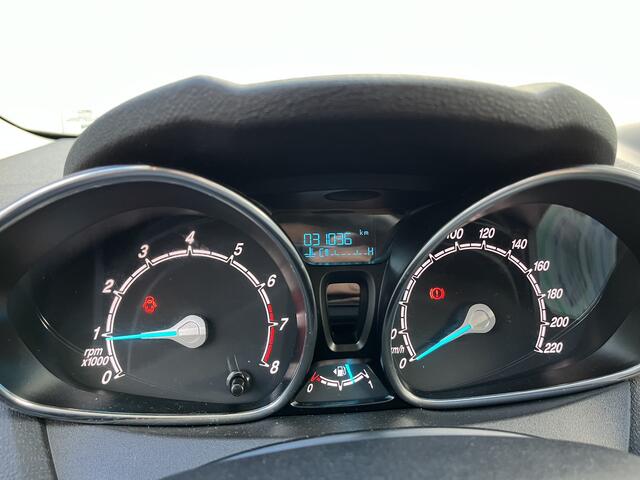 Ford FIESTA 1.0 Style Ultimate 80 PK Cruise Airco PDC Navi Slechts 31000km!