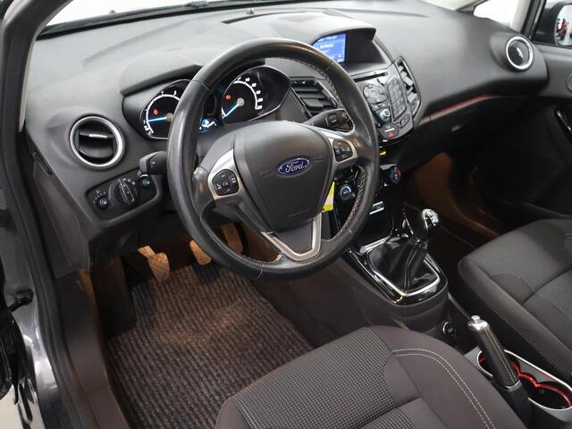 Ford FIESTA 1.0 EcoBoost Titanium | Trekhaak | Navigatie | Climate Control | Parkeersensoren |