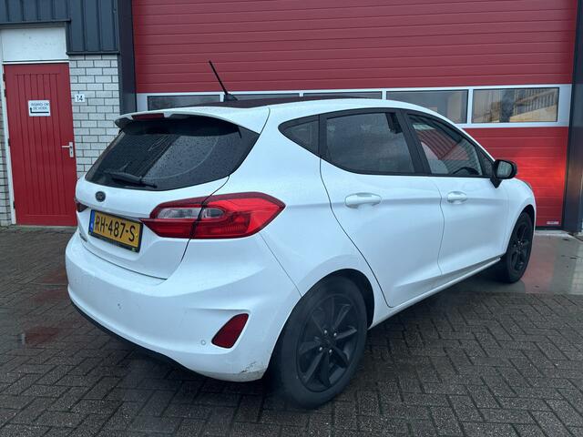 Ford FIESTA 1.1 Trend CARPLAY / NAVI / AIRCO / PDC / DAB+ / ZWART DAK / NL-AUTO