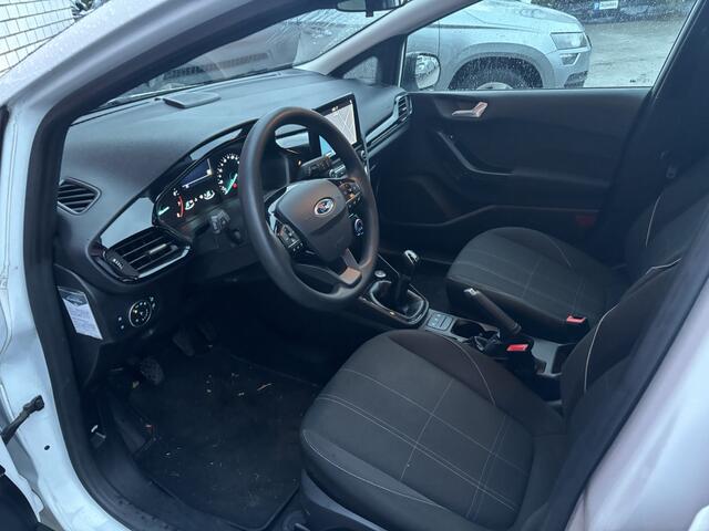 Ford FIESTA 1.1 Trend CARPLAY / NAVI / AIRCO / PDC / DAB+ / ZWART DAK / NL-AUTO