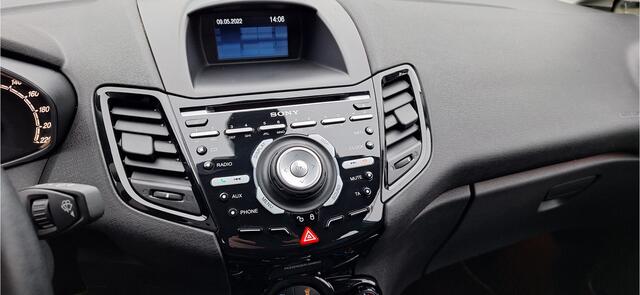 Ford FIESTA Titanium LEREN BEKLEDING - 140 PK