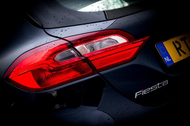 Ford FIESTA 1.1 86 PK Trend | 5 DRS | Airco | Bluetooth | | Radio MP 3 Speler | Cr Control | 2 e eign |