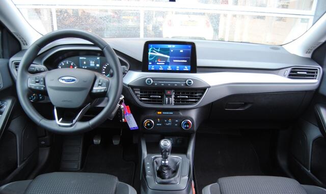 Ford FOCUS 1.0 EB Connected || Apple Carplay