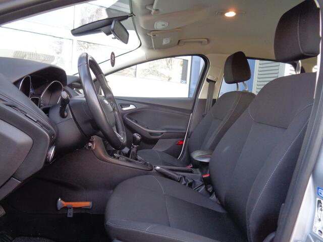 Ford FOCUS Wagon 1.0 Trend 101PK Clima Cruise Navi Trekkaak LMV NL-Auto