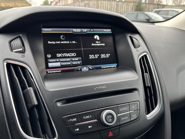Ford FOCUS Wagon 1.0 Turbo Titanium Navigatie / Stoelverwarming / All-Seasons