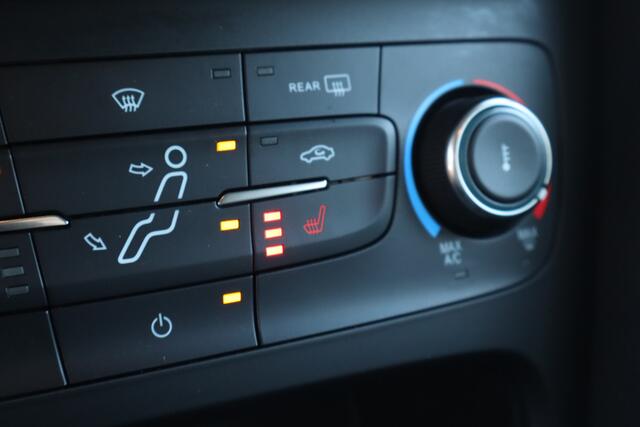 Ford FOCUS Wagon 1.0 Lease Edition NL-Auto!! Stoel+Stuurverwarming I Park-Assist