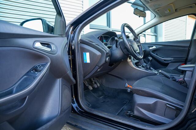 Ford FOCUS Wagon 1.0 Trend PDC Navi Cruise Trekhaak LMV Airco