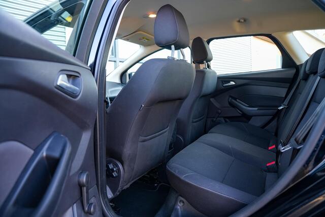 Ford FOCUS Wagon 1.0 Trend PDC Navi Cruise Trekhaak LMV Airco