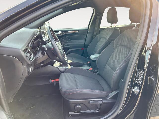 Ford FOCUS Wagon 1.0 EcoBoost ST Line Business | incl. 12 maanden garantie | Trekhaak | Stoel en stuurverwarming | Keyless entry + start | Cruise | Verwarmd voorruit | Navigatie | | Bang & olufson audio | DAB+ radio | Zwarte hemelbekleding | Apple carplay / android