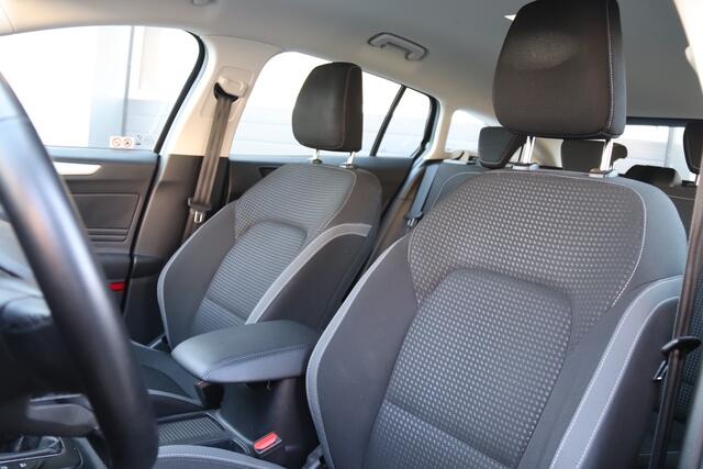 Ford FOCUS Wagon 1.0 EcoBoost Hybrid Trend Edition Business