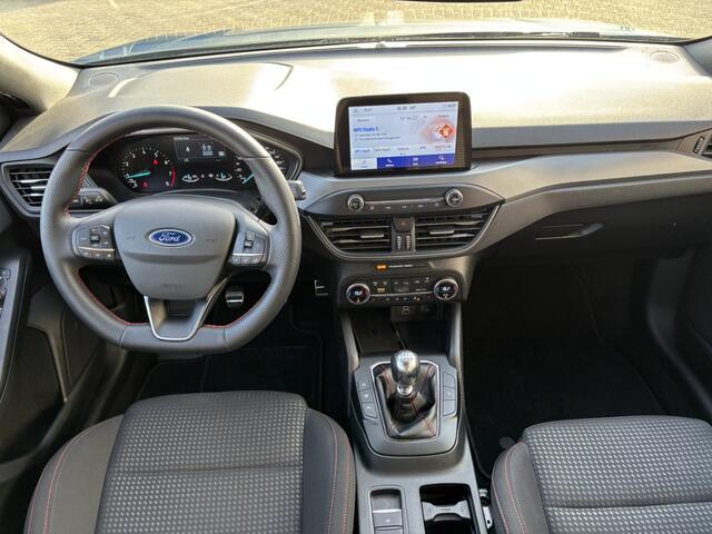 Ford FOCUS Wagon 1.0 EcoBoost Hybrid ST Line Style NL-Auto / All-season banden / Full-Led Koplampen / Apple/Android Carplay / Camera