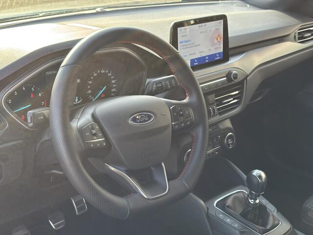Ford FOCUS Wagon 1.0 EcoBoost Hybrid ST Line Style NL-Auto / All-season banden / Full-Led Koplampen / Apple/Android Carplay / Camera
