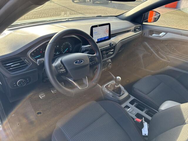 Ford FOCUS Wagon 1.0 EcoBoost Hybrid ST Line Style NL-Auto / All-season banden / Full-Led Koplampen / Apple/Android Carplay / Camera