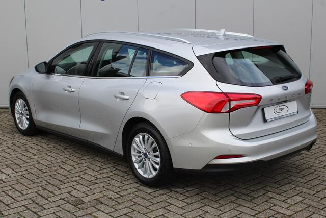 Ford FOCUS Wagon 1.0-125pk EcoBoost Mild-hybrid Titanium. Mooie, ruime, luxe en comfortabele Ford Focus wagon. Volautm. airco dual, camera, easy entry/easy go, stoel-, stuur- en voorraamverw., cruise control, Isofix, side- en lane assist, parkeersensoren v+a, LM wie
