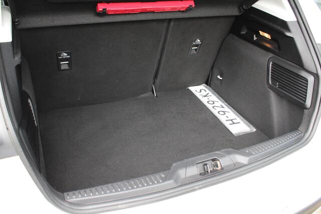 Ford FOCUS 1.5 EcoBoost Active Business 150pk | Dealeronderhouden! | Automaat | Trekhaak 1500KG | Cruise Control | Navigatie | Airco | Parkeersensoren |