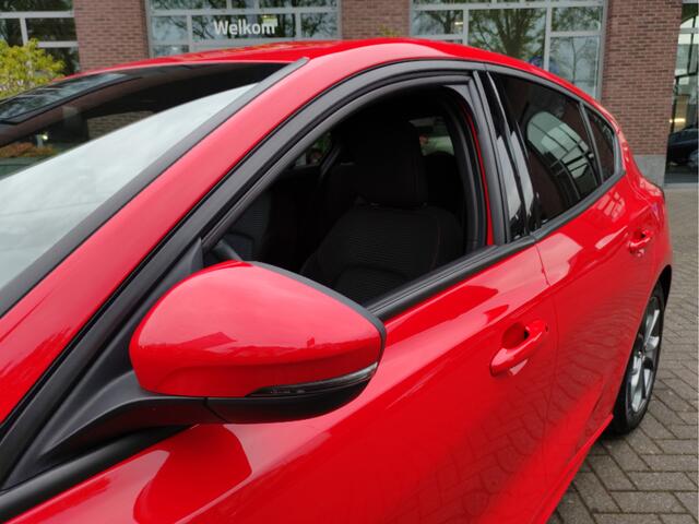 Ford FOCUS 1.0 EcoBoost ST Line Business Parkeersensoren V+A - Climatronic - Led verlichting - NL auto