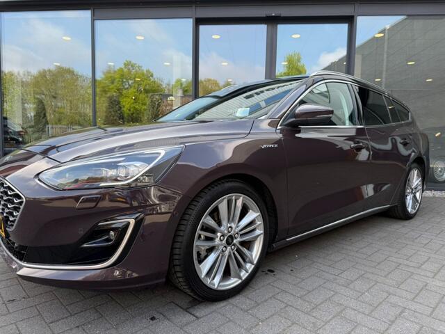 Ford FOCUS Wagon 1.0 EcoB. VIGNALE,Pano,Leer,BenO,Keyless,LED,HeadUp, etc