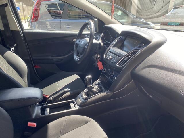 Ford FOCUS 1.0 Trend NAVI/AIRCO/CRUISE/NL AUTO/NW APK