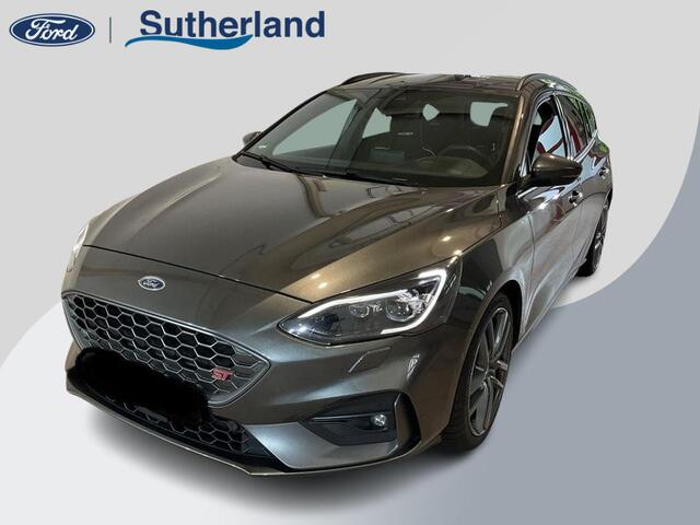 Ford FOCUS Wagon 2.3 EcoBoost ST-3 | Adaptive cruise control | Adaptive LED | Trekhaak | Winter Pack | Bang&Olufsen | Elektrische achterklep | Head up Display
