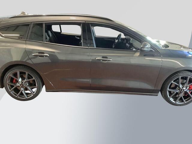 Ford FOCUS Wagon 2.3 EcoBoost ST-3 | 280PK | Adaptive cruise control | Launch control | Winter Pack | Full LED | Camera