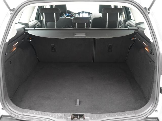 Ford FOCUS Wagon 1.0 125PK Lease Edition Wagon | Navigatie | Sync 3 | 17-inch | ISOFIX | Zeer zuinig |