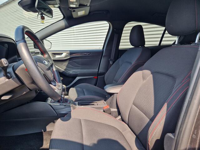 Ford FOCUS 1.0 EcoBoost ST Line Business | Nieuw Binnen! | Stoelverwarming | Stuurverwarming | Navi