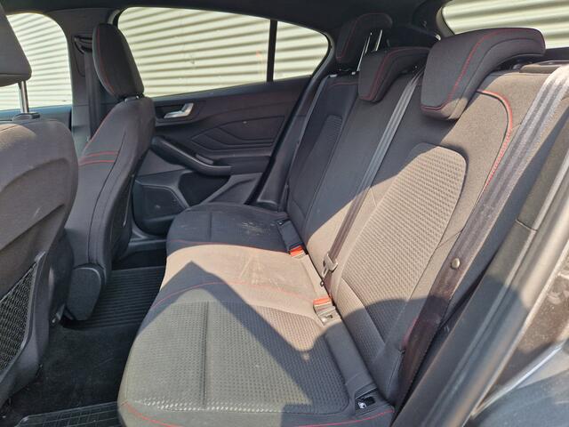 Ford FOCUS 1.0 EcoBoost ST Line Business | Nieuw Binnen! | Stoelverwarming | Stuurverwarming | Navi