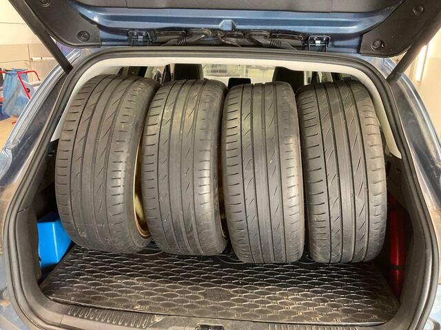 Ford FOCUS Wagon 2.0 EcoBlue Active Business 150pk | Panoramadak | Wegklapbare trekhaak | Adaptive cruise control | Bang&Olfusen | Head up Display | Full LED | 2 bandensets | 1.600kg trekgewicht