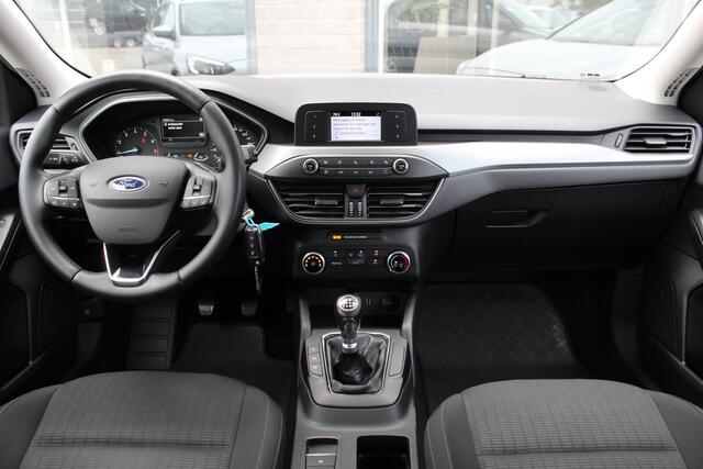 Ford FOCUS Wagon 1.0 EcoBoost Trend Edition Business / Clima / Trekhaak