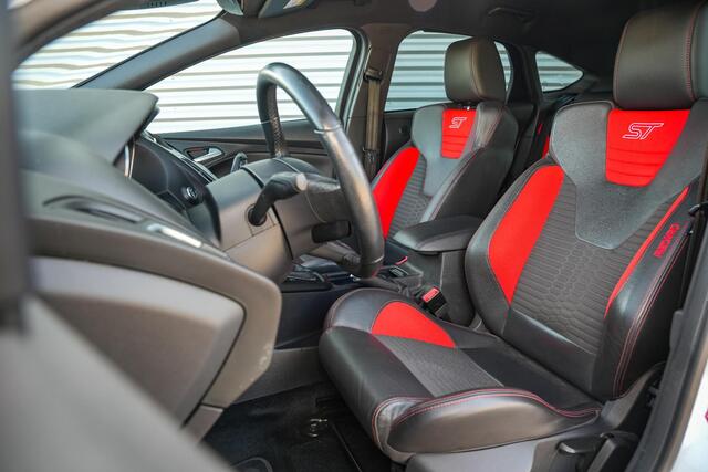 Ford FOCUS 2.0 ST-3 Keyless Stuurverw. Cruise Clima 18''LM