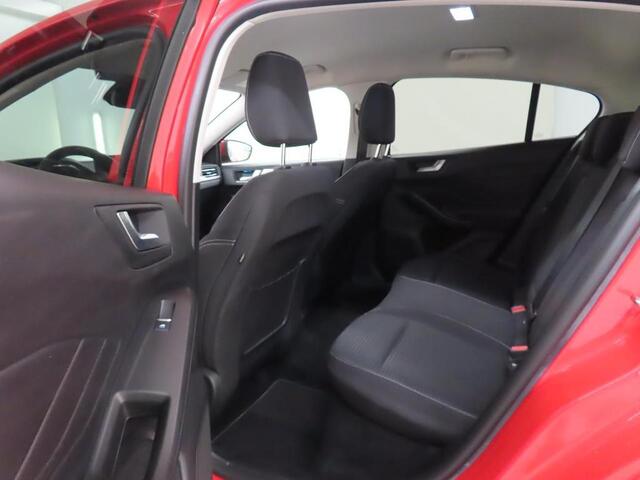 Ford FOCUS 155pk EcoBoost Hybrid Titanium X Groot Sync-4 Navi Camera Winter pack Privacy glass 5drs