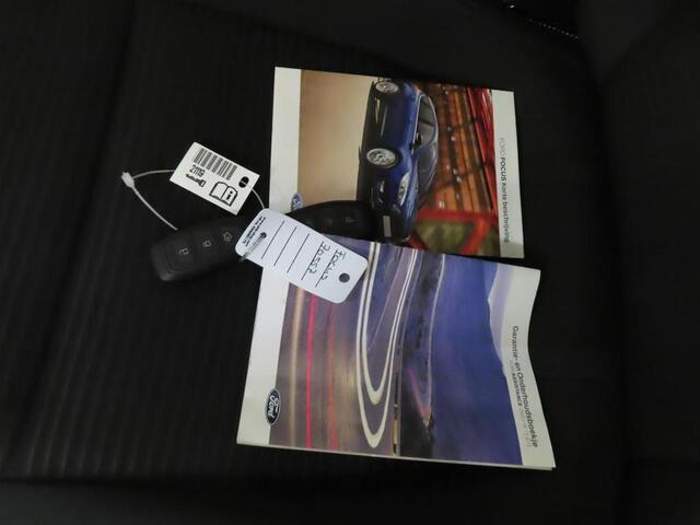 Ford FOCUS 155pk EcoBoost Hybrid Titanium X Groot Sync-4 Navi Camera Winter pack Privacy glass 5drs