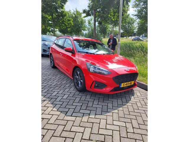 Ford FOCUS Wagon 1.5 EcoBoost 182 PK ST Line Business | LED | Winterpack | BLIS | Adaptieve Cruise Control | Camera | Electrische achterklep | Headup Display | DAB | Leder/Stof | 50DKM!