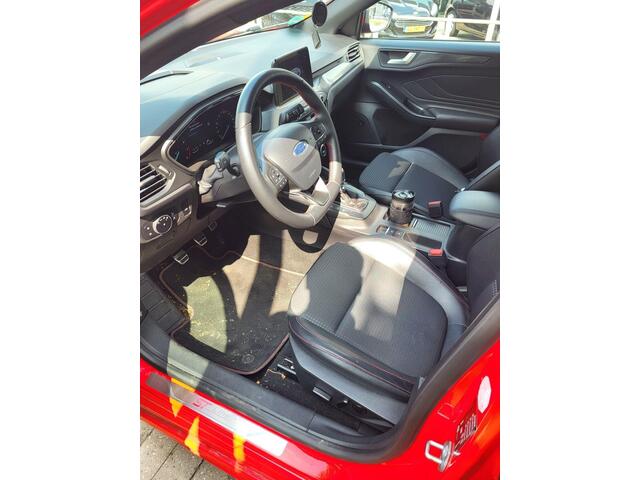 Ford FOCUS Wagon 1.5 EcoBoost 182 PK ST Line Business | LED | Winterpack | BLIS | Adaptieve Cruise Control | Camera | Electrische achterklep | Headup Display | DAB | Leder/Stof | 50DKM!