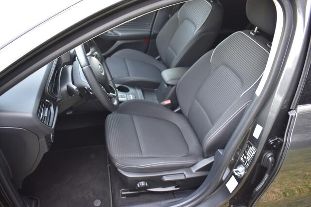 Ford FOCUS Wagon 1.0 EcoBoost Titanium Business Trekhaak Navigatie stuur/voorruit verwarming