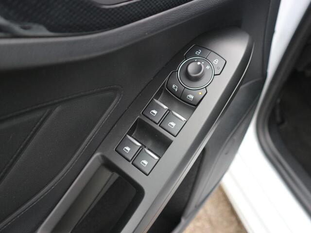 Ford FOCUS Wagon 1.0 EcoBoost Hybrid ST Line Business 125pk Met adaptieve Cruise Control, Camera, Winterpakket en BLIS