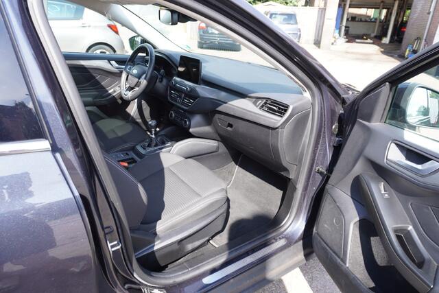 Ford FOCUS Wagon 1.0 EcoBoost Hybrid Titanium X Business PANORAMADAK STOEL- EN STUURVERWARMING CARPLAY