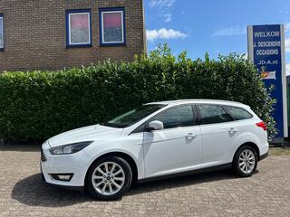 ford-focus-wagon-1.0-titanium-clima