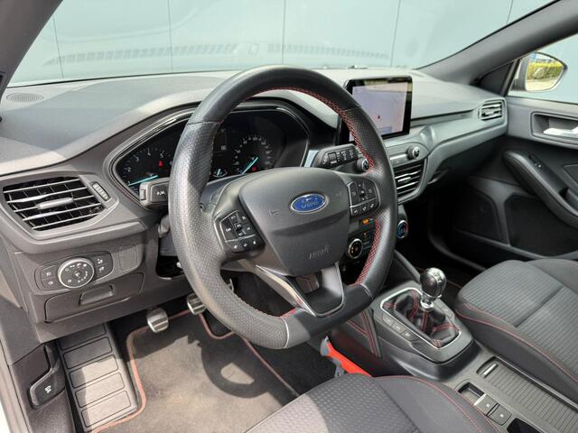 Ford FOCUS 1.0 EcoBoost ST Line Pano / trekhaak / pdc