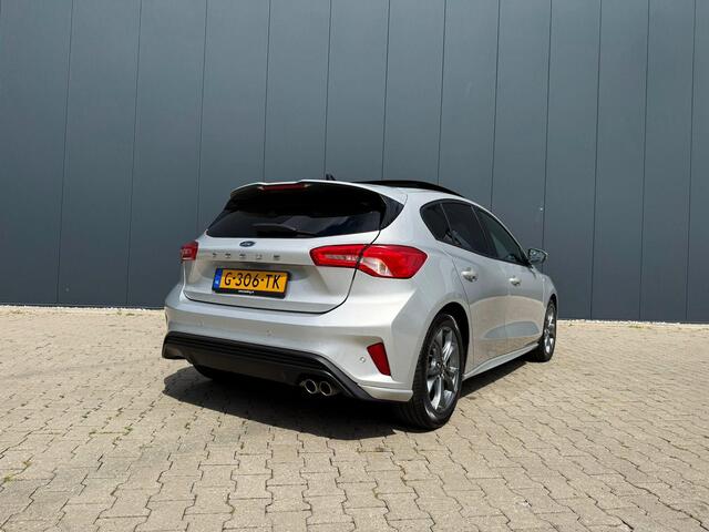 Ford FOCUS 1.0 EcoBoost ST Line Pano / trekhaak / pdc