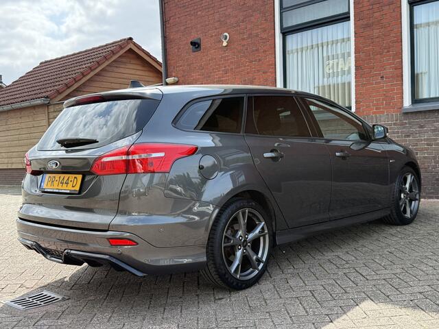 Ford FOCUS Wagon 1.0 ST-Line | NAVI | CARPLAY | PDC | CRUISE |
