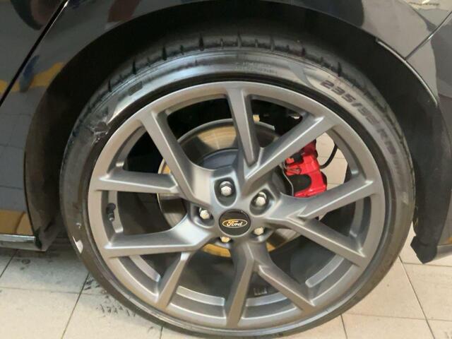 Ford FOCUS 2.3 EcoBoost ST-X | 280pk | Winter Pack | Camera | Head up Display | AGR-Stoelen | Sper Differentieel