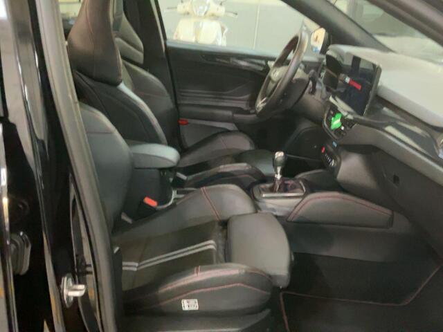 Ford FOCUS 2.3 EcoBoost ST-X | 280pk | Winter Pack | Camera | Head up Display | AGR-Stoelen | Sper Differentieel