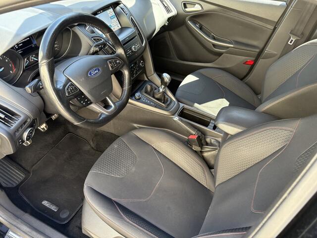 Ford FOCUS Wagon 1.0 ST-Line / NAVI / AIRCO ECC / CRUISE / 148dkm! NAP!