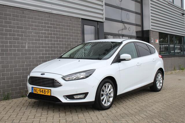 Ford FOCUS 1.0 Titanium / Carplay / Climate / N.A.P.